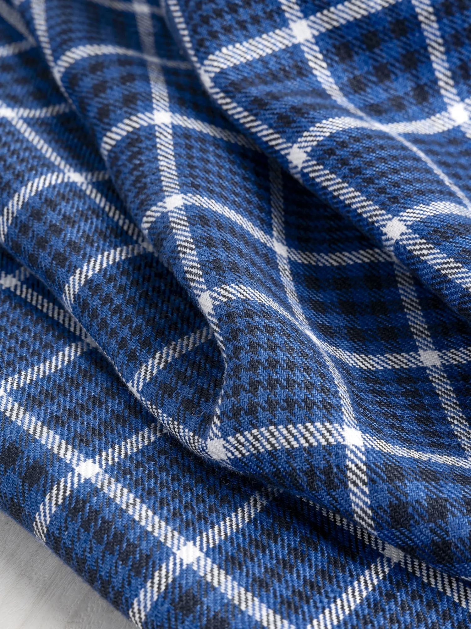 Glen Check Irish Linen Heavy Suiting Deadstock - Blue   Black   White - Swatch