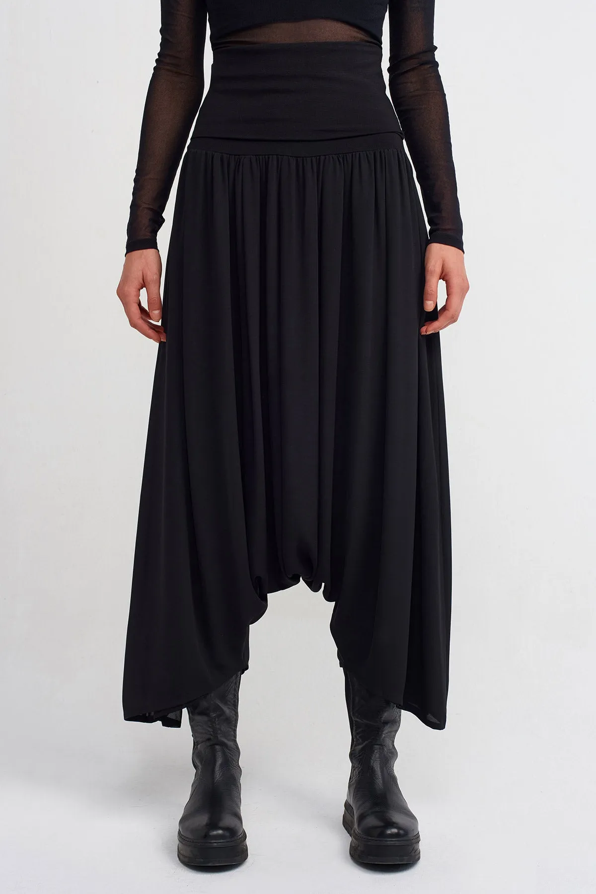 Nu High-Waisted Stylish Harem Pants Black