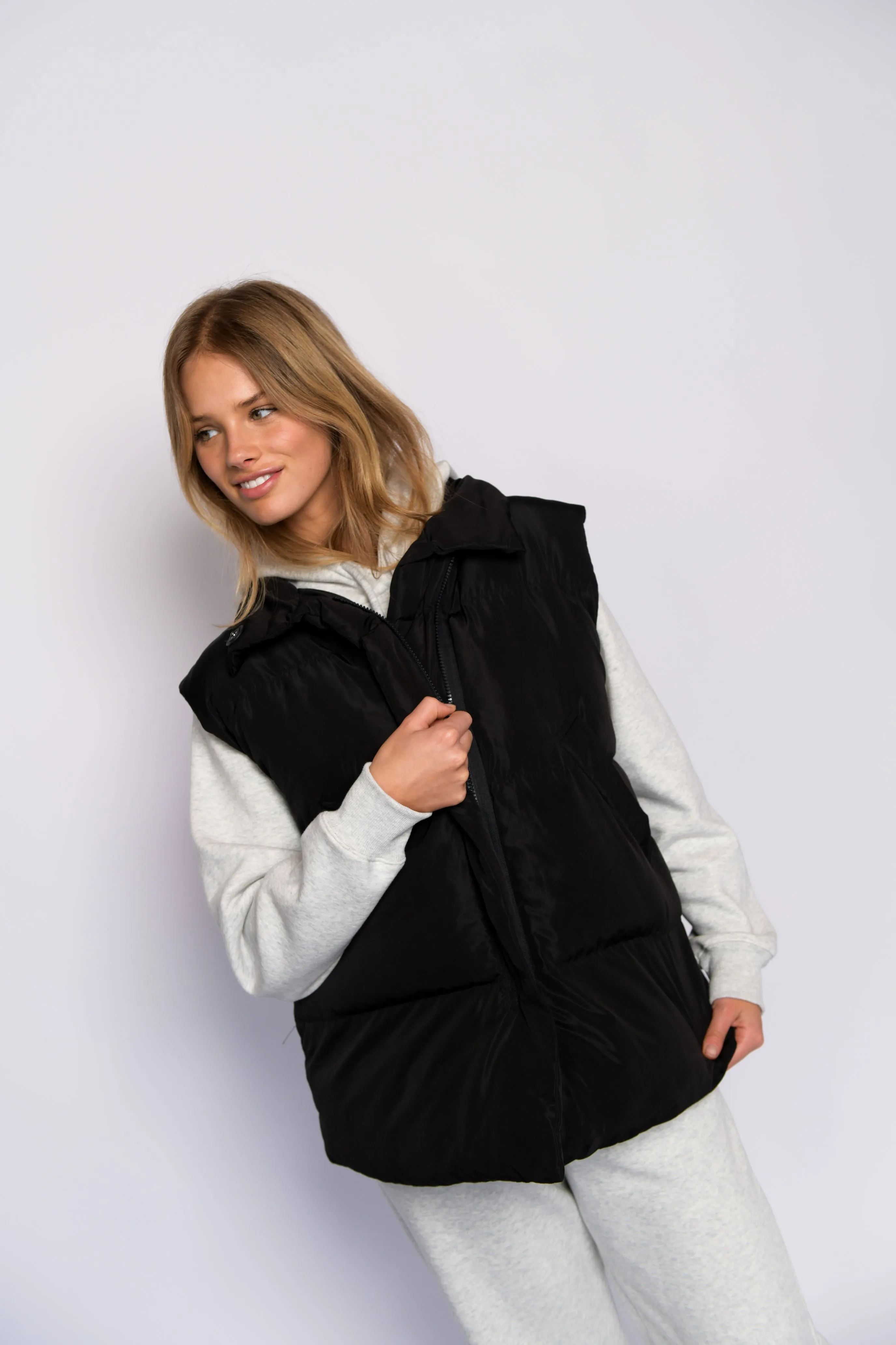 Oversized Puffer Vest - Black