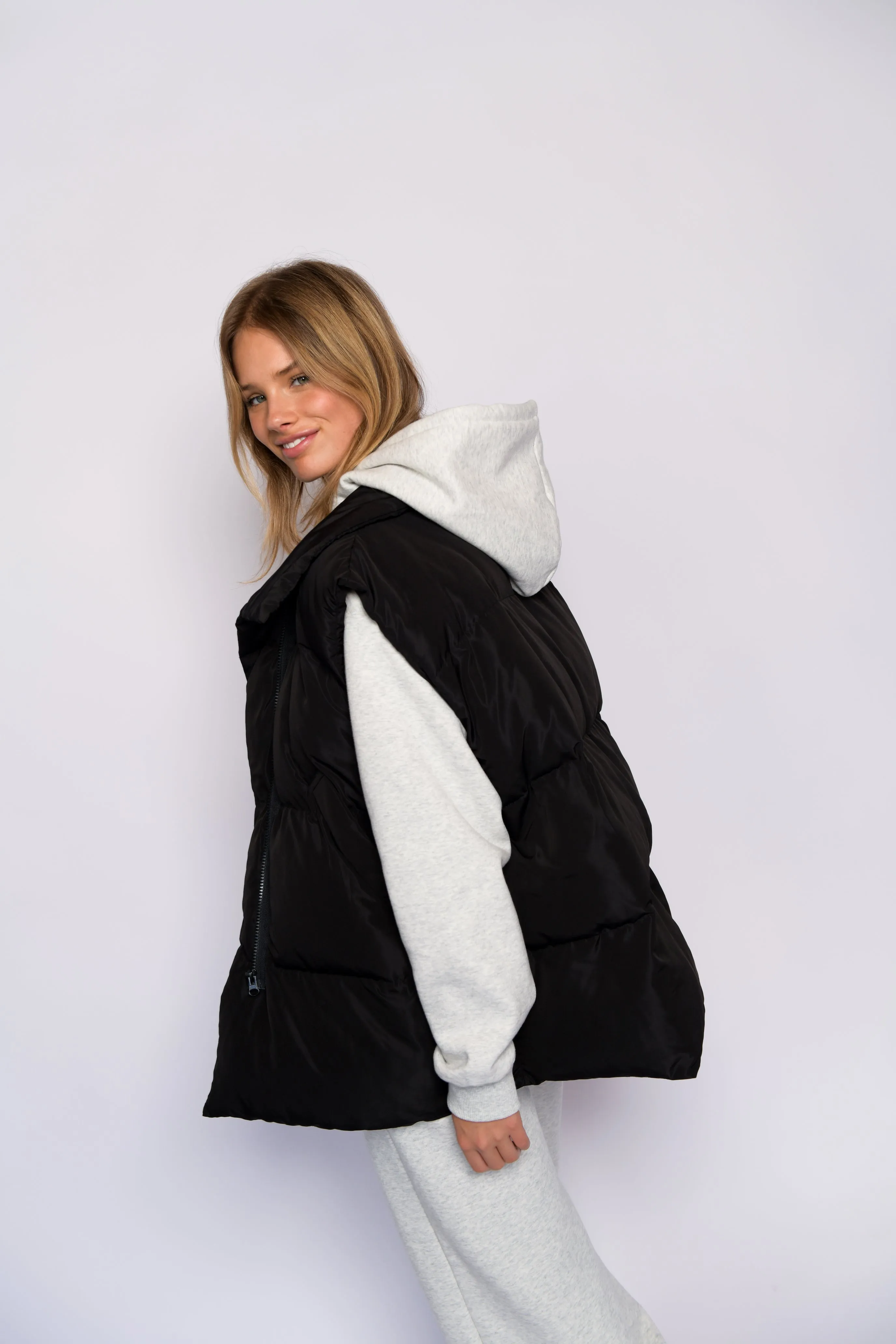 Oversized Puffer Vest - Black